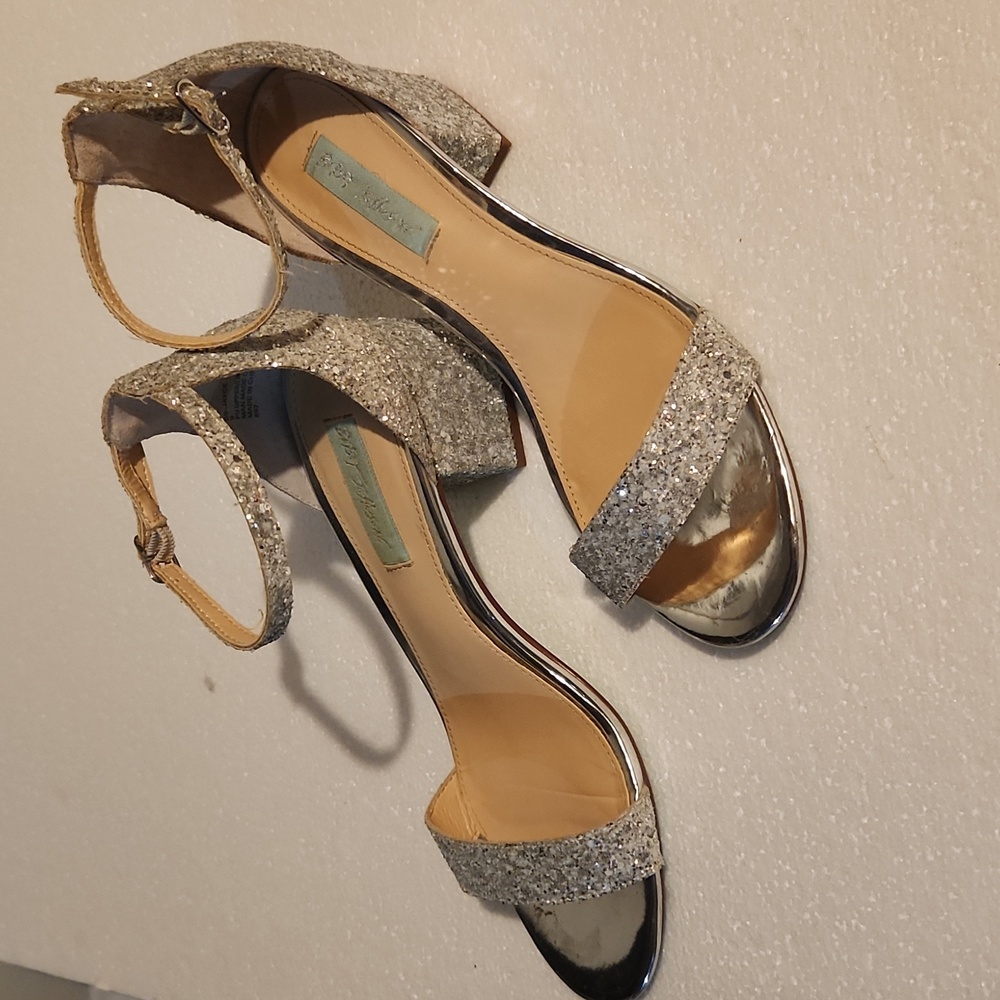 Silver size 9 shoes JACE 3 inch heels